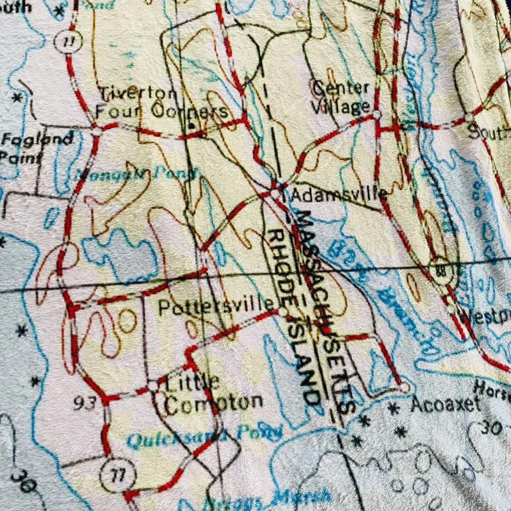 NEW without TAGS PLUSH South Eastern Massachusetts Blanket